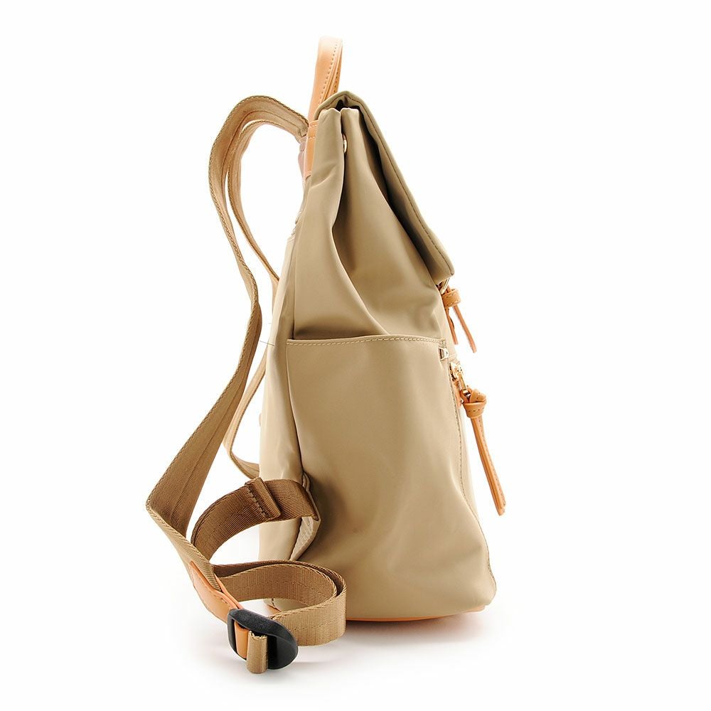 はっ水軽量ナイロンフラップリュック/A402709